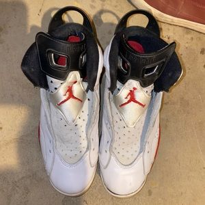 Jordan retro Bulls 6s size 9